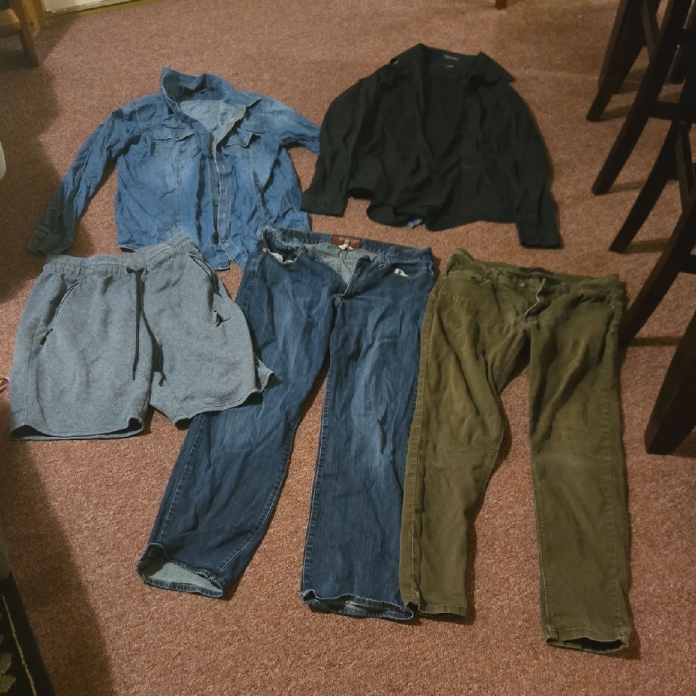 Mens Size Large And 34/32 Lot Of 5 Total Clothes